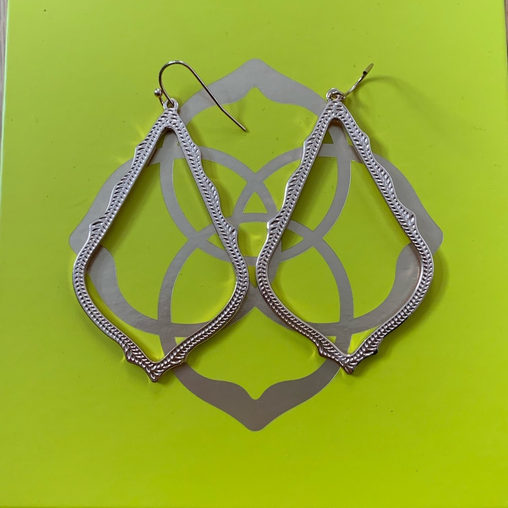 Kendra Scott Sophee Drop Earrings in Gold
